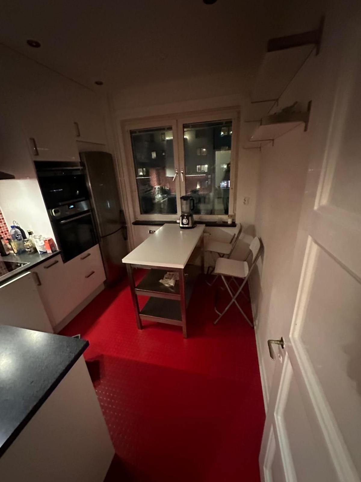 Modern Central Gothenburg Apartment With Balconies And Full Kitchen For Up To 5 Guests Екстериор снимка